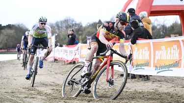 Belgian Eli Iserbyt competes in the men's elite race of the 'Waaslandcross' cyclocross cycling event, race 7/7 in the 'Exact Cross' competition in Sint-Niklaas February 17, 2024. 
Tom Goyvaerts / Belga / AFP