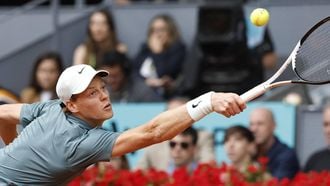 epa12930108 Jannik Sinner of Italy in action against Alexander Zverev of Germany during the men's singles finals match at the Madrid Open tennis tournament in Madrid, Spain, 03 May 2026.  EPA/CHEMA MOYA