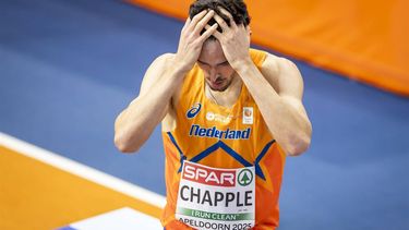 APELDOORN - Samuel Chapple tijdens de 800 meter finale voor mannen op de vierde dag van het EK Indoor atletiek in Omnisport Apeldoorn. ANP IRIS VAN DEN BROEK