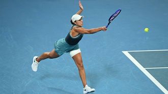 epa11851231 Madison Keys of USA in action during the Women's Singles final match against Aryna Sabalenka of Belarus at the Australian Open Grand Slam tennis tournament in Melbourne, Australia, 25 January 2025.  EPA/JAMES ROSS  AUSTRALIA AND NEW ZEALAND OUT