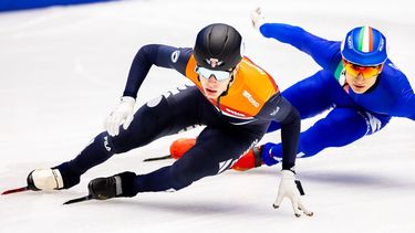 GDANSK - Jens van 't Wout in actie tijdens de halve finale 1500m op de tweede dag van de EK shorttrack. ANP IRIS VAN DEN BROEK