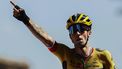 2022-08-23 12:38:21 epa10134742 Slovenian rider Primoz Roglic of Jumbo-Visma team celebrates winning the fourth stage of the 77th La Vuelta cycling race, over 152.5 km from Vitoria to Laguardia, Spain, 23 August 2022.  EPA/Javier Lizon