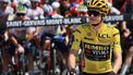 2023-07-19 12:14:35 epa10755051 Danish rider Jonas Vingegaard of team Jumbo-Visma before the 17th stage of the Tour de France 2023, a 166kms race from Saint-Gervais Mont-Blanc to Courchevel, France, 19 July 2023.  EPA/CHRISTOPHE PETIT TESSON