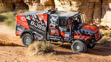 epa11059624 Dutch driver Janus van Kasteren of Boss Machinery Team de Rooy FPT in action during the prologue of the 2024 Rally Dakar, in Al-Ula, Saudi Arabia, 05 January 2024.  EPA/ANDREW EATON