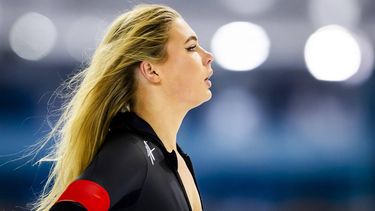 HEERENVEEN - Jutta Leerdam na afloop van de 500 meter voor vrouwen tijdens de tweede dag van het NK afstanden in Thialf. Voor de Nederlandse rijders en rijdsters is dit toernooi een belangrijke tussenstop onderweg naar het WK afstanden in Hamar. ANP SEM VAN DER WAL