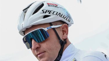 Soudal Quick-Step's Belgian rider Tim Merlier looks on prior to the start of the 1st stage of the Paris-Nice cycling race, 156,1 km between Le Perray-en-Yvelines and Le Perray-en-Yvelines, on March 9, 2025. 
Anne-Christine POUJOULAT / AFP