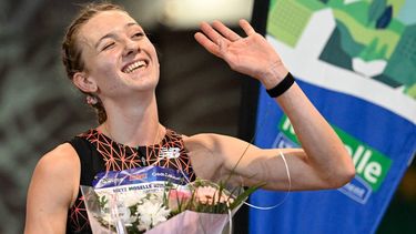 Netherlands' athlete Femke Bol celebrates after winning the women's 800m final during the Athlelor indoor meeting at L'Anneau athletics hall in Metz on February 8, 2026.
 On October 10, 2025, Femke Bol announced her retirement from the 400-meter hurdles, the event in which she is a two-time world champion. The 25-year-old athlete then announced her intention to focus on the 800 meters.
Jean-Christophe VERHAEGEN / AFP