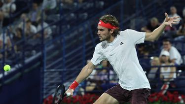 epa11921810 Stefanos Tsitsipas of Greece in action during his first round match against Lorenzo Sonego of Italy at the Dubai Duty Free Tennis ATP Championships 2025 in Dubai, United Arab Emirates, 24 February 2025.  EPA/ALI HAIDER
