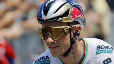 epa13097914 Belgian cyclist Remco Evenepoel of Red Bull - Bora - Hansgrohe ahead of Stage 5 of the Tour de France, a 158.3 km route from Lannemezan to Pau, France, 08 July 2026.  EPA/GUILLAUME HORCAJUELO