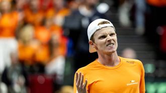 GRONINGEN - Jesper de Jong op de eerste dag tijdens de tweede kwalificatieronde voor de Davis Cup Finals van Nederland tegen Argentinië in Martiniplaza. ANP SANDER KONING