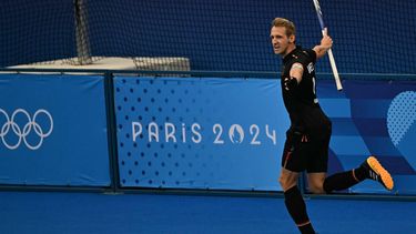 Germany's forward #09 Niklas Wellen celebrates scoring his team's first goal in the men's pool A field hockey match between Germany and the Netherlands during the Paris 2024 Olympic Games at the Yves-du-Manoir Stadium in Colombes on July 31, 2024. 
Mauro PIMENTEL / AFP