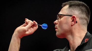 LEEUWARDEN - Damon Heta (AUS) tijdens de halve finale tijdens het Dutch Darts Championship 2023 in het WTC Leeuwarden. Dit darttoernooi is de zesde Europese tour georganiseerd door de Professional Darts Corporation (PDC). ANP SANDER KONING