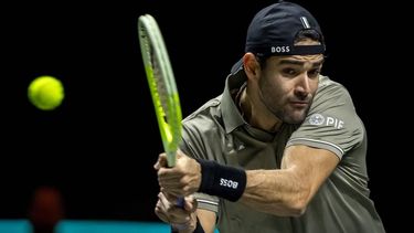 ROTTERDAM - Matteo Berrettini (ITA) in actie tegen Tallon Griekspoor (NED) op de derde dag van het ABN AMRO Open tennistoernooi in Ahoy. ANP SANDER KONING