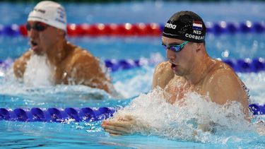 epaselect epa12271861 Caspar Corbeau of Netherlands (R) competes in the Mixed 4x100 Medley Relay Swimming heats at the World Aquatics Championships Singapore 2025 in Singapore, 30 July 2025.  EPA/FAZRY ISMAIL