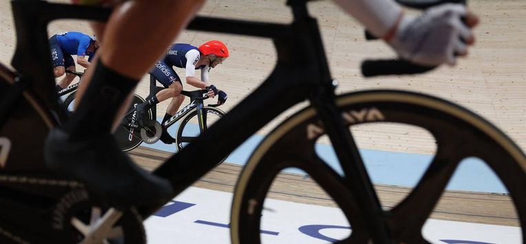 France's Benjamin Thomas takes part in the men's Elite Madison race at the UCI Cycling World Championships in Glasgow, Scotland on August 8, 2023. 
Adrian DENNIS / AFP