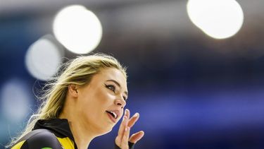 2023-10-29 16:47:42 HEERENVEEN - Jutta Leerdam tijdens de 1.000m dames in ijsstadion Thialf. Het langebaanseizoen start met dit driedaagse kwalificatietoernooi voor de wereldbeker. ANP VINCENT JANNINK