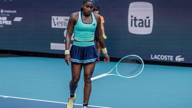 epa11986021 Coco Gauff of the US throws her racket to the ground as she plays against Magda Linette of Poland during their Women’s Singles round of 32 tennis match at the 2025 Miami Open tennis tournament, in Miami, Florida, USA, 24 March 2025.  EPA/CRISTOBAL HERRERA-ULASHKEVICH