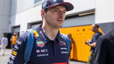 epa12173629 Red Bull Racing driver Max Verstappen of the Netherlands arrives in the paddock prior to Free Practice 1 for the Formula 1 Grand Prix of Canada at the Circuit Gilles-Villeneuve in Montreal, Canada, 13 June 2025. The 2025 Canadian Grand Prix will take place on 15 June 2025.  EPA/SHAWN THEW