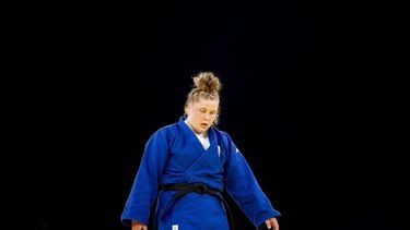 PARIJS - Judoka Marit Kamps tijdens haar partij tegen Raz Hershko uit Isreal op de Olympische Spelen. ANP KOEN VAN WEEL