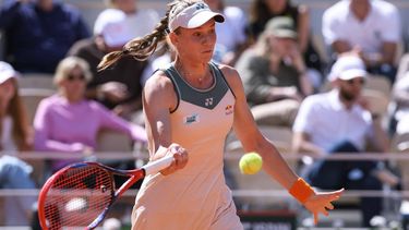 Kazakhstan's Elena Rybakina plays a forehand return to Italy's Jasmine Paolini during their women's singles quarter final match on Court Philippe-Chatrier on day eleven of the French Open tennis tournament at the Roland Garros Complex in Paris on June 5, 2024. 
ALAIN JOCARD / AFP