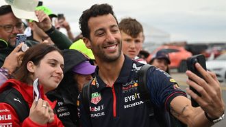 2023-07-09 12:44:59 Red Bull Racing's Australian reserve driver Daniel Ricciardo arrives for the Formula One British Grand Prix at the Silverstone motor racing circuit in Silverstone, central England on July 9, 2023. 
ANDREJ ISAKOVIC / AFP
