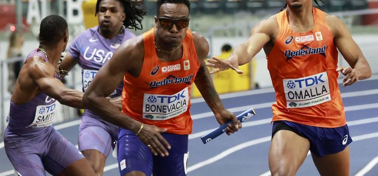 USA's Demarius Smith (L), USA's Elija Godwin, Netherlands' Liemarvin Bonevacia and Netherlands' Eugene Omalla compete in the men's 4x400 metres relay heat 1 during the World Athletics Indoor Championships Kujawy Pomorze 2026 in Torun, Poland on March 22, 2026. 
Wojtek RADWANSKI / AFP