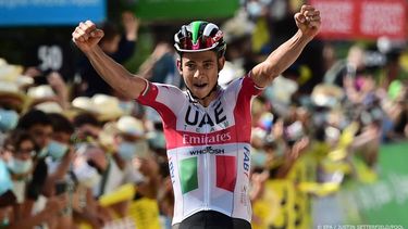 2020-08-14 18:29:19 epa08603350 Italian rider Davide Formolo of UAE-Team Emirates wins the 3rd stage of the Criterium du Dauphine cycling race over 157km between Corenc and Saint-Martin-de-Belleville, France, 14 August 2020.  EPA/JUSTIN SETTERFIELD/POOL