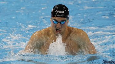 epa12280635 Caspar Corbeau of Team Netherlands competes in the Men's 4x100m Medley Relay Swimming heats at the World Aquatics Championships Singapore 2025 in Singapore, 03 August 2025.  EPA/RUNGROJ YONGRIT