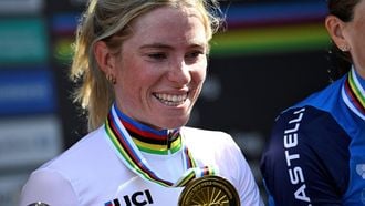 First-placed Demi Vollering of the Netherlands poses on the podium after the Women's Elite Road Race at the 2026 Union Cycliste Internationale (UCI) Road World Championships in Montreal, Quebec, on September 26, 2026. 
Andrej Ivanov / AFP