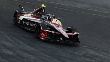 epa12639456 Dutchman Nyck De Vries of Mahindra drives in the first free practice session of the ABB FIA Formula E World Championship in Mexico City, Mexico, 09 January 2026.  EPA/Jose Mendez