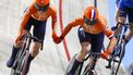 APELDOORN - Lisa van Belle, Marit Raaijmakers in actie in de finale koppelkoers vrouwen op de laatste dag van de EK baanwielrennen in het Apeldoornse Omnisportcentrum. ANP VINCENT JANNINK