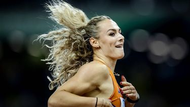 2023-08-21 21:24:00 BOEDAPEST - Lieke Klaver in actie op de 400 meter tijdens de derde dag van de wereldkampioenschappen atletiek. ANP ROBIN VAN LONKHUIJSEN