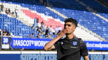 HEERENVEEN -  Anas Tahiri of SC Heerenveen neemt afscheid van de sc Heerenveen supporters na afloop van de Nederlandse Eredivisie wedstrijd tussen sc Heerenveen en Vitesse Arnhem in het Abe Lenstra Stadion op 12 mei 2024 in Heerenveen, Nederland. ANP COR LASKER