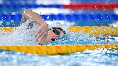 Netherlands' Marrit Steenbergen competes in a heat of the women's 200m freestyle swimming event during the 2024 World Aquatics Championships at Aspire Dome in Doha on February 13, 2024. 
Oli SCARFF / AFP