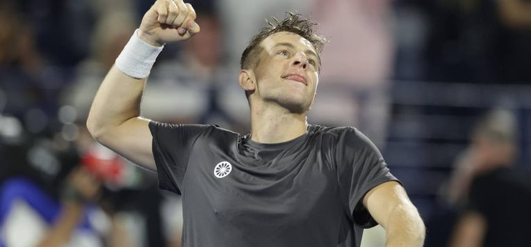 epa12781931 Tallon Griekspoor of Netherlands celebrates winning his Men's Singles semi-final match against Andrey Rublev of Russia at the Dubai Tennis ATP Championships 2026 in Dubai, United Arab Emirates, 27 February 2026.  EPA/ALI HAIDER
