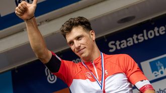 EDE - Kampioen Danny van Poppel  tijdens de huldiging van de Nederlandse kampioenschappen wielrennen bij de mannen op de weg. ANP VINCENT JANNINK
