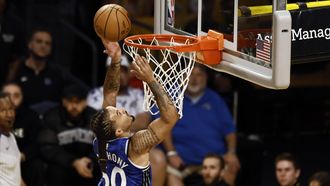 epa10949898 Orlando Magic guard Cole Anthony scores during the second quarter of the NBA basketball game between the Orlando Magic and Los Angeles Lakers at Crypto.com Arena in Los Angeles, California, USA, 30 October 2023.  EPA/ETIENNE LAURENT SHUTTERSTOCK OUT