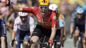 epa13113064 Norwegian cyclist Soren Waerenskjold of Uno-X Mobility celebrates as he crosses the finish line to win Stage 11 of the Tour de France, a 161.3 km route from Vichy to Nevers, France, 15 July 2026.  EPA/YOAN VALAT