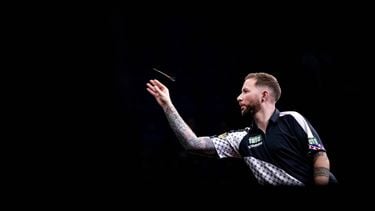 DEN BOSCH - Danny Noppert tijdens de eerste ronde van de Dutch Darts Masters in de Maaspoort. Het darttoernooi is onderdeel van de World Series of Darts. ANP RAMON VAN FLYMEN
