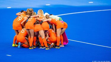 PARIJS - De Nederlandse hockeyvrouwen tijdens de groepswedstrijd  tegen Duitsland op de Olympische Spelen in Frankrijk. ANP IRIS VAN DEN BROEK