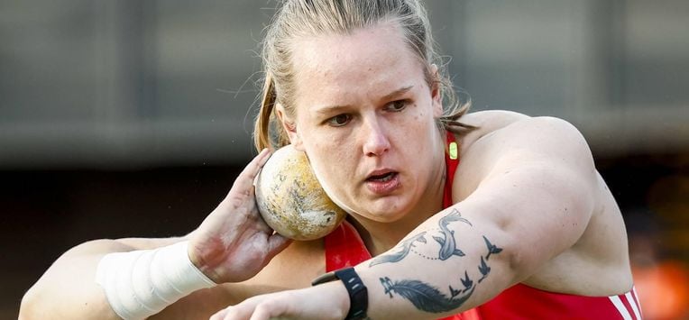 HENGELO - Jessica Schilder (NED) in actie op het onderdeel kogelstoten voor vrouwen tijdens de 44e editie van de FBK Games. ANP VINCENT JANNINK