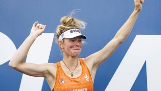 AMSTERDAM - Karoline Florijn viert de eerste plek van het onderdeel vrouwen skiff op de zevende dag van de wereldkampioenschappen roeien op de Bosbaan in het Amsterdamse Bos. IRIS VAN DEN BROEK / ANP