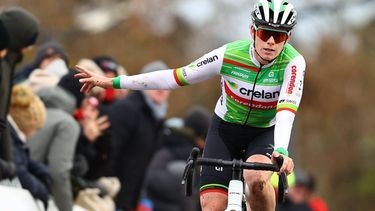 Belgian Marion Norbert Riberolle competes in the women's elite race at the 'CAPS Urban Cross Kortrijk' cyclocross cycling event, the fourth stage (out of 7) in the Exact Cross 2024-2025 competition, in Kortrijk on November 23, 2024.  
DAVID PINTENS / Belga / AFP