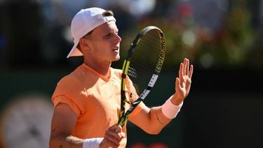 Netherland Jesper De Jong reacts during the match against Italy's Jannik Sinner in their round of 16 men's singles match of the WTA Rome Open tennis tournament at Foro Italico in Rome on May 12, 2025. 
Marco BERTORELLO / AFP