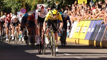 epa12289793 British rider Matthew Brennan (front) of Team Visma-Lease a Bike wins the fifth stage of the 82nd Tour de Pologne 2024 cycling race over 206.1 km, from Katowic to Zakopane, Poland, 08 August 2025.  EPA/Grzegorz Momot POLAND OUT