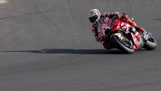 epa13278050 Ducati Lenovo MotoGP rider Marc Marquez of Spain in action during the sprint race of the Motorcycling Grand Prix of Japan at the race track in Motegi, Japan, 03 October 2026.  EPA/FRANCK ROBICHON