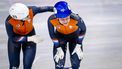 MILAAN - Xandra Velzeboer wordt getroost door Selma Poutsma na afloop van de B finale van mixed relay in de Milano Ice Skating Area, tijdens de Olympische Winterspelen. SEM VAN DER WAL / ANP