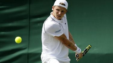 epa12208477 Jesper de Jong of the Netherlands in action during the Men's 1st round match against Christopher Eubanks of the US at the Wimbledon Championships, Wimbledon, Britain, 01 July 2025.  EPA/TOLGA AKMEN  EDITORIAL USE ONLY