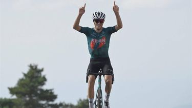 Team Kern Pharma's Pablo Castrillo Zapater celebrates crossing first the finish line during the stage 12 of the Vuelta a Espana, a 137.5 km race between Ourense Termal and Estacion de montana de Manzaneda, on August 29, 2024.   
MIGUEL RIOPA / AFP