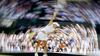 epa13075385 Iga Swiatek of Poland serves during her Women's Singles first round match against Taylor Townsend of the USA at the Wimbledon Championships in London, Britain, 30 June 2026.  EPA/TOLGA AKMEN